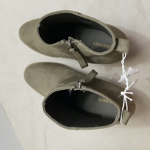 Old Navy Booties, Sz 9 - Picture 3 of 4